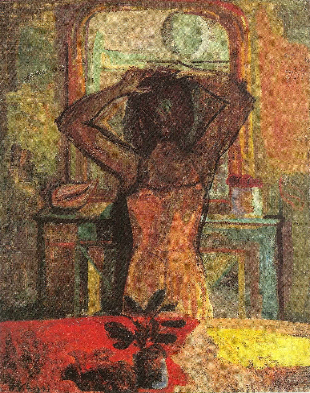 237 femme se coiffant